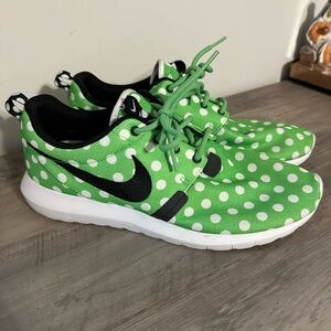 NIKE ROSHE RUN PODKA DOT SZ 9.5